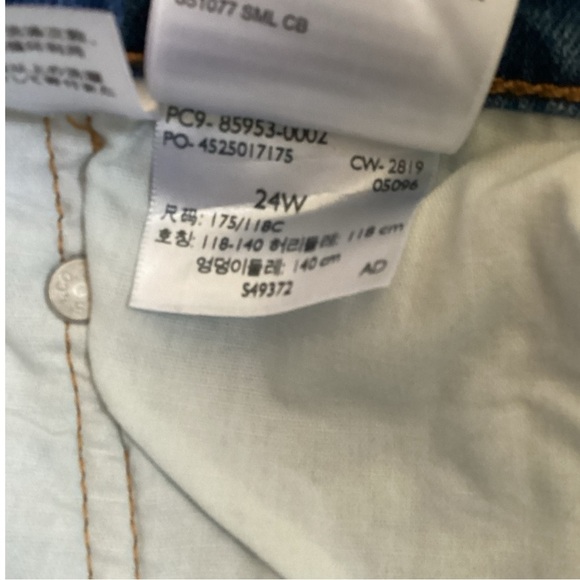 Levis 501 Women’s Cropped Signature High Rise Straight Button Fly Jeans Size 24W - Picture 4 of 10